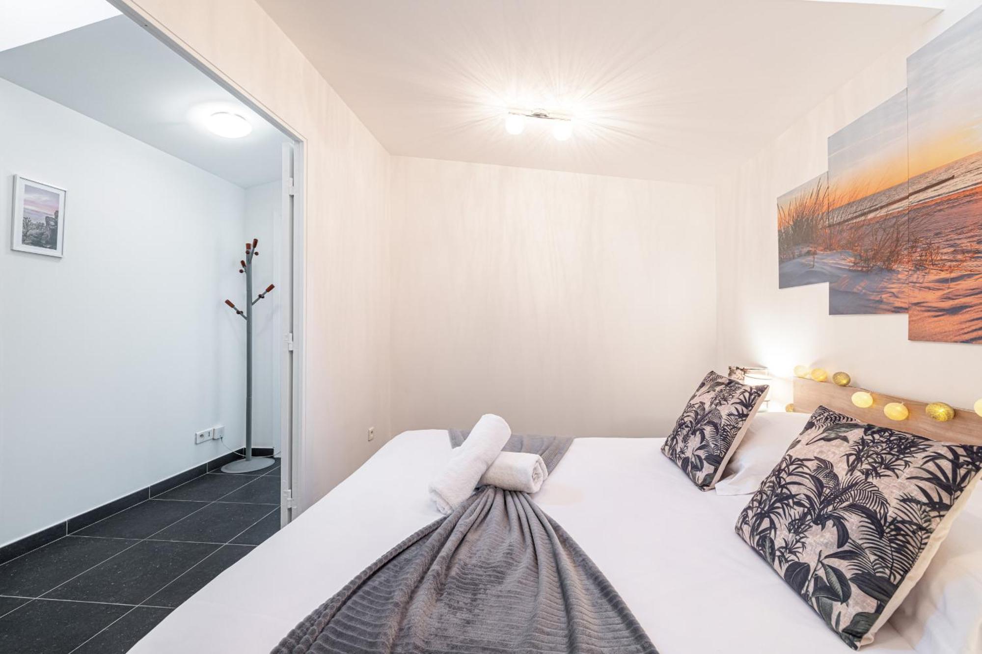 Apartment Large & Quiet 1 Bdr At Port Nice